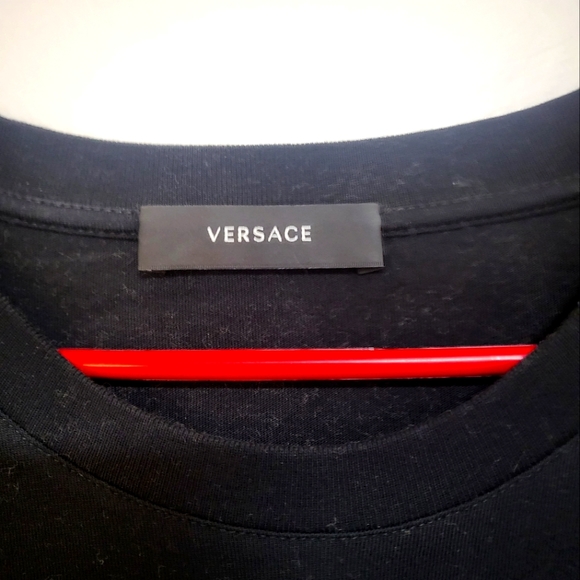 Versace Men's Medusa Medallion Gold Tshirt - Picture 3 of 4